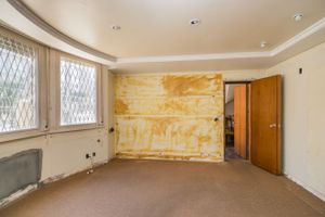 Image 11 - 137420