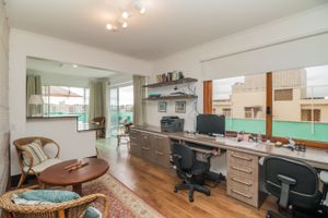 Image 11 - 137705