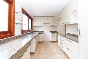 Image 15 - 137940