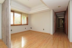 Image 10 - 137940
