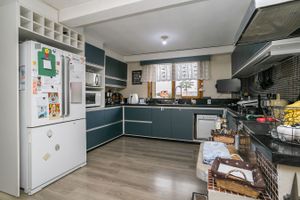 Image 16 - 138102