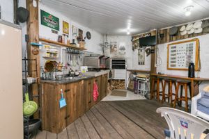 Image 20 - 138102