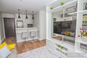 Image 1 - 139815