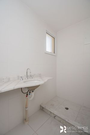 Image 14 - 143704