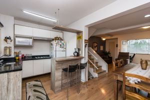 Image 25 - 144587