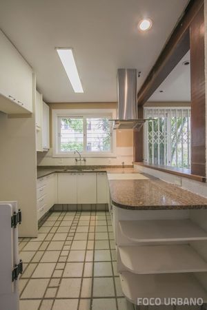 Image 19 - 145991