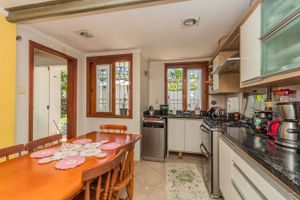 Image 30 - 146290