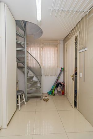 Image 36 - 147977