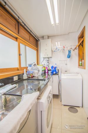 Image 31 - 147992