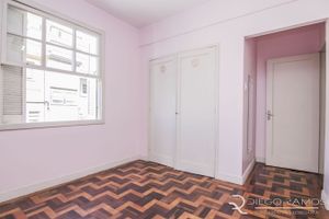 Image 13 - 150915
