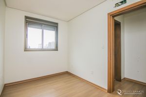 Image 12 - 15324