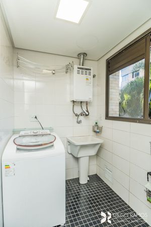 Image 32 - 153705