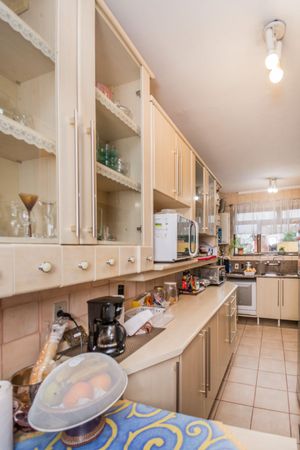 Image 37 - 154010