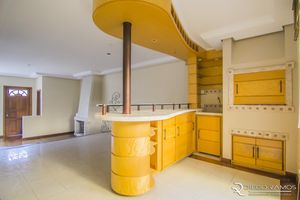 Image 8 - 156600