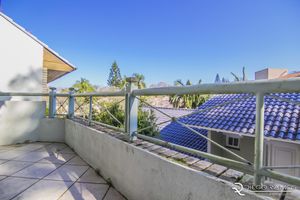 Image 33 - 156600