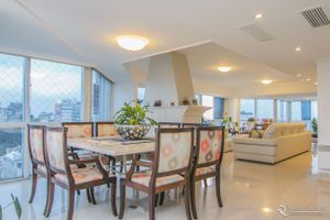Image 11 - 156612