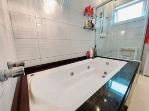 Image 19 - 156756