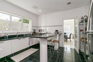 Image 13 - 158575