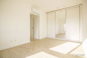 Image 19 - 159345