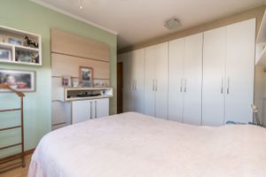 Image 19 - 159815