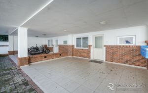 Image 22 - 159856