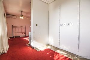 Image 35 - 160305