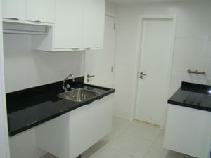Image 37 - 162021