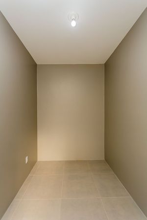 Image 37 - 164013