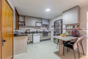 Image 27 - 164275