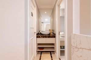 Image 21 - 164402
