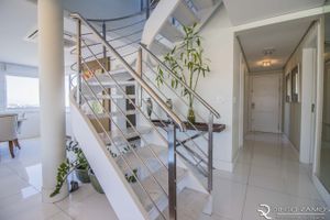 Image 48 - 165204