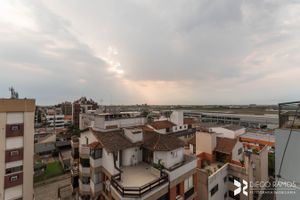 Image 17 - 165782