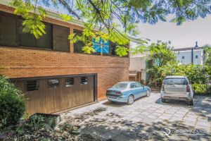 Image 33 - 166498