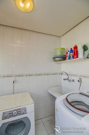 Image 19 - 166605