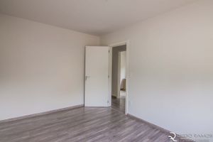 Image 19 - 166694