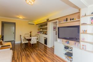 Image 3 - 168300