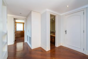 Image 23 - 169823