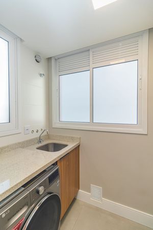 Image 33 - 171530