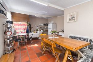 Image 15 - 173695