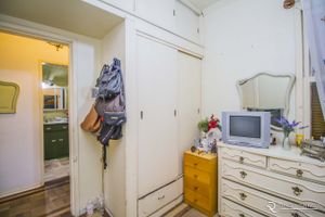 Image 10 - 174411