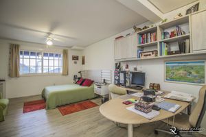 Image 13 - 175932