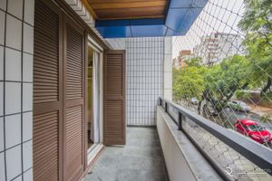 Image 30 - 176305