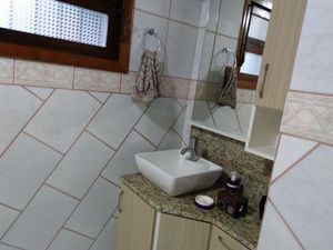 Image 11 - 176625