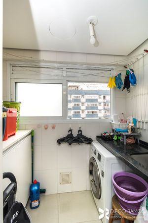 Image 17 - 176999