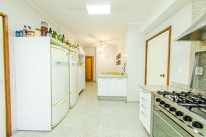 Image 10 - 178318