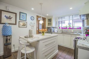 Image 11 - 178857