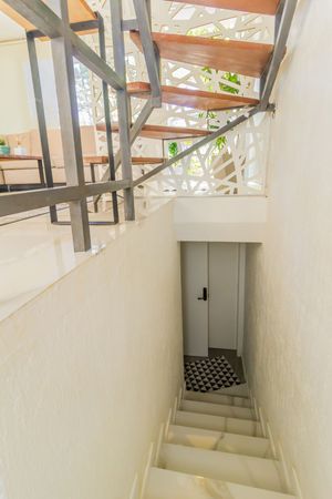 Image 38 - 179105