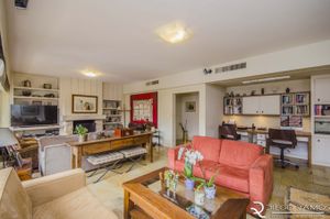 Image 3 - 179329
