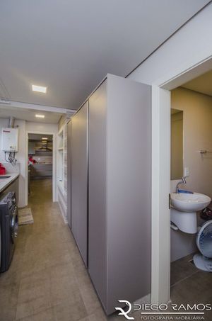 Image 34 - 179329