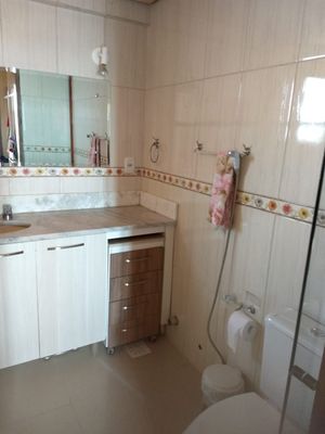 Image 19 - 179337